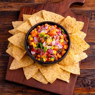 Large Pico De Gallo & Chips